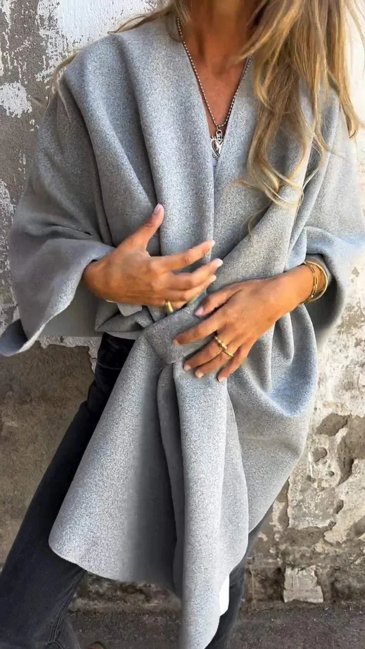 LuxeCloud Wrap – Cozy Elegance for Any Occasion!